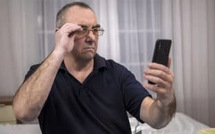 Da quando mi sono avvicinato ai 50, la mia vista è calata